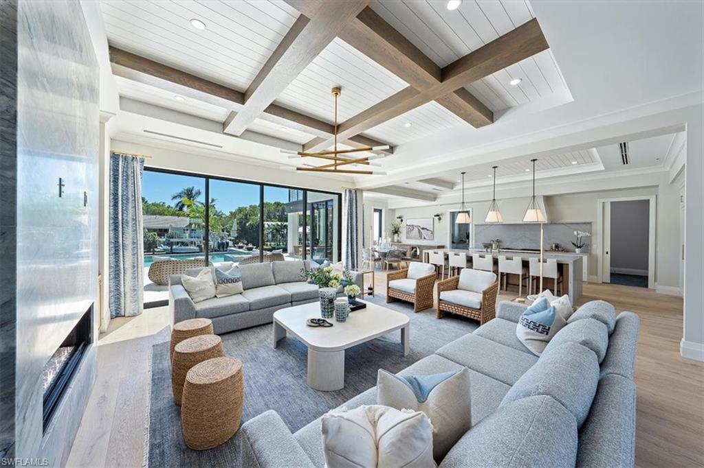 AQUALANE SHORES - Residential