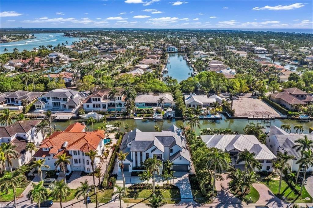 AQUALANE SHORES - Residential