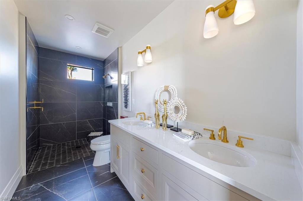 AQUALANE SHORES - Residential