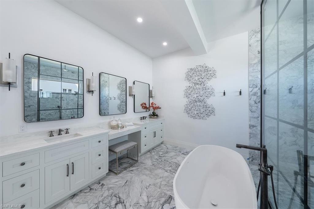 AQUALANE SHORES - Residential