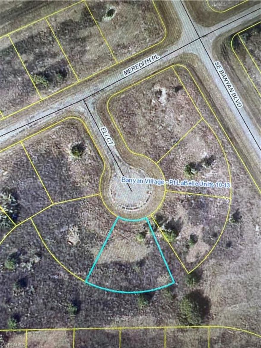 Beautiful oversize lot in fast growing area of Labelle Florida. Great location, close to multiple new homes being built. Take a look ASAP, this one will not last.