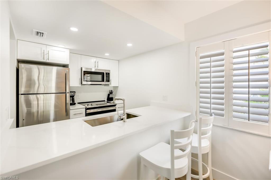 TENNIS VILLAS - Residential