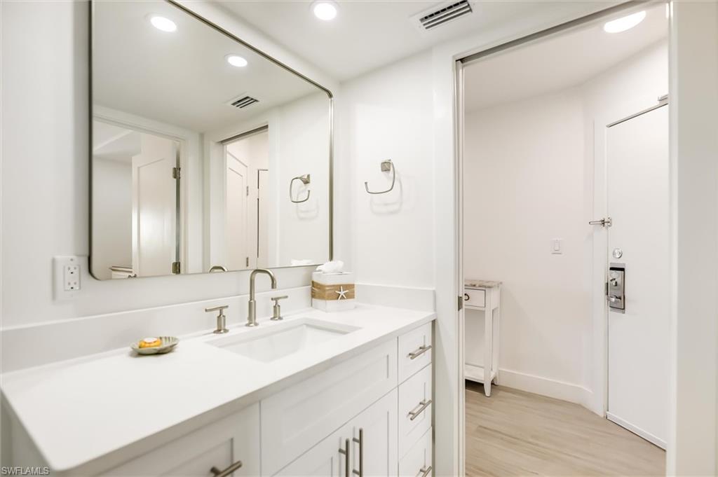 TENNIS VILLAS - Residential