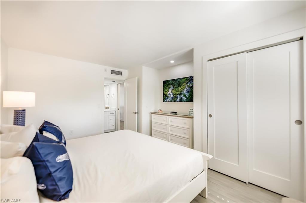 TENNIS VILLAS - Residential