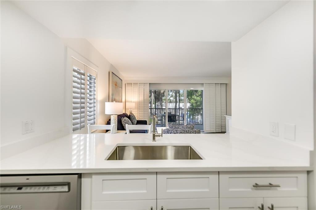 TENNIS VILLAS - Residential