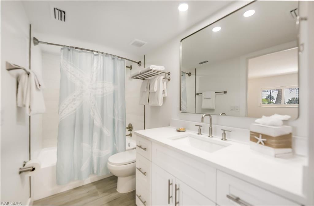 TENNIS VILLAS - Residential