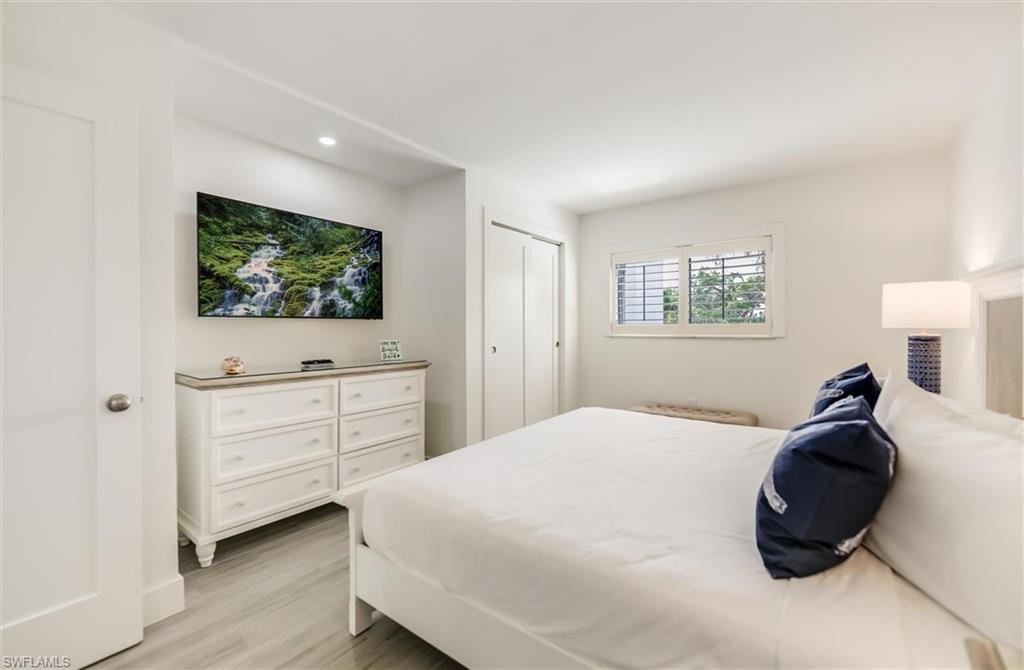 TENNIS VILLAS - Residential