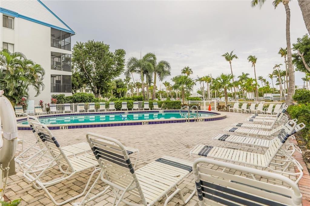 TENNIS VILLAS - Residential