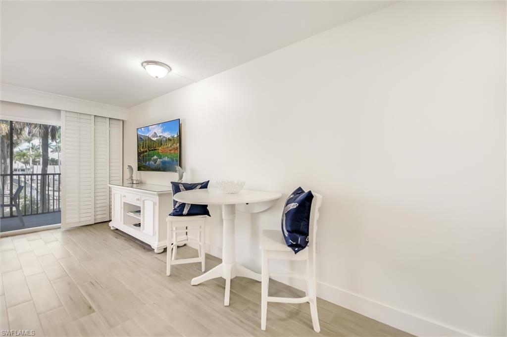 TENNIS VILLAS - Residential