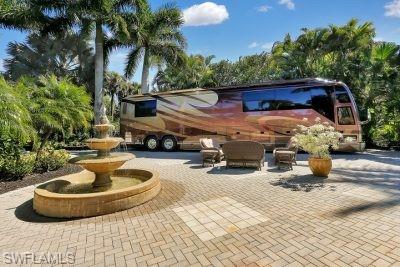 4991 Coach LN