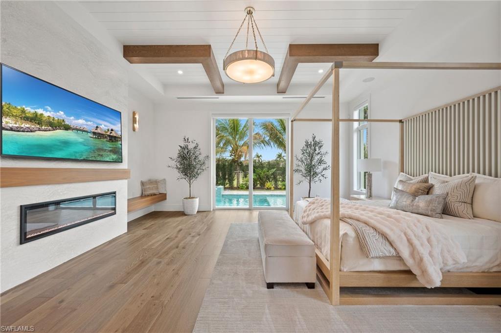 MOORINGS - Residential