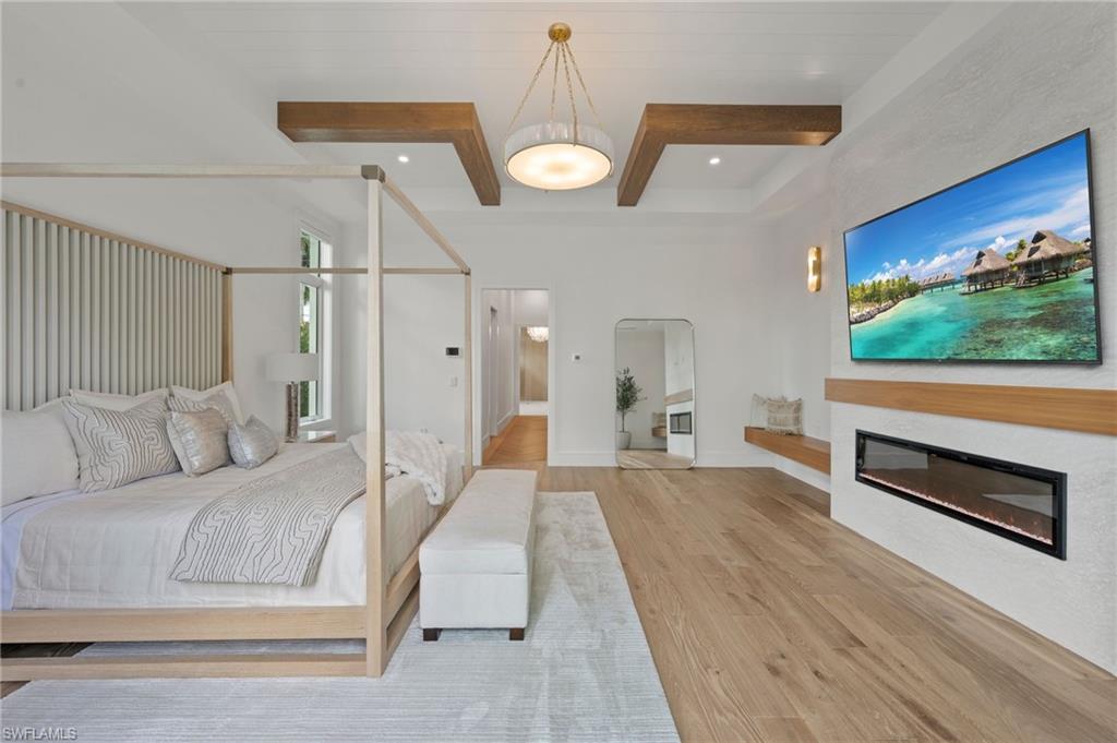 MOORINGS - Residential