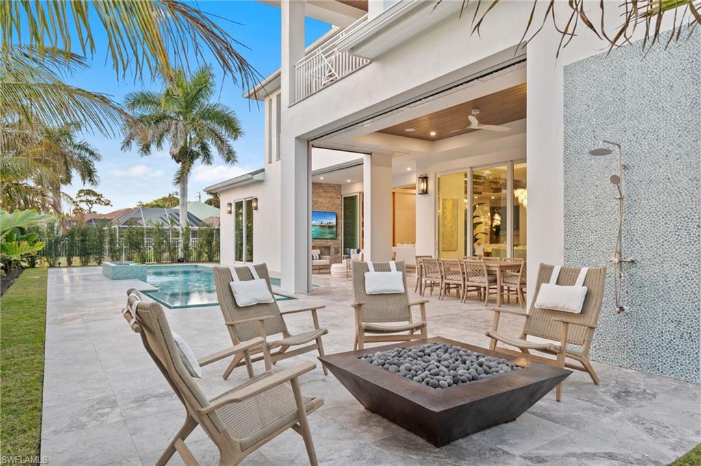 MOORINGS - Residential