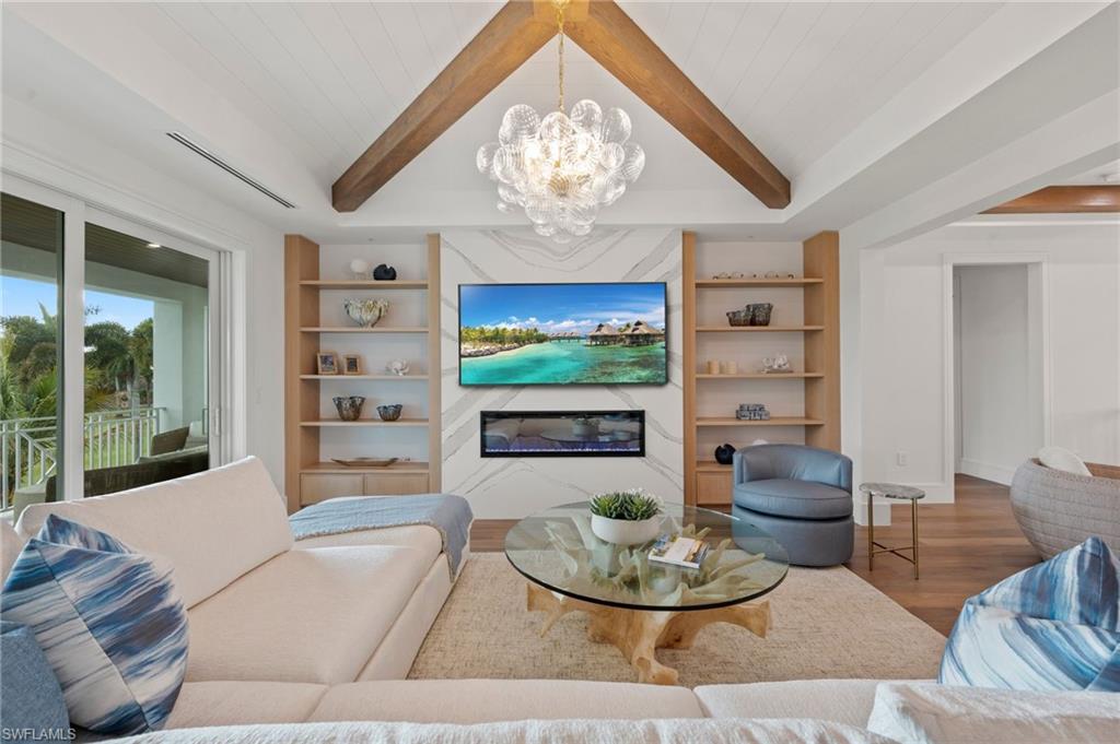 MOORINGS - Residential