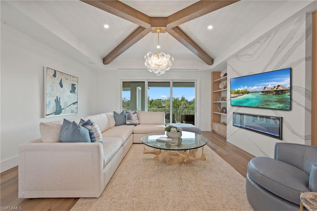 MOORINGS - Residential