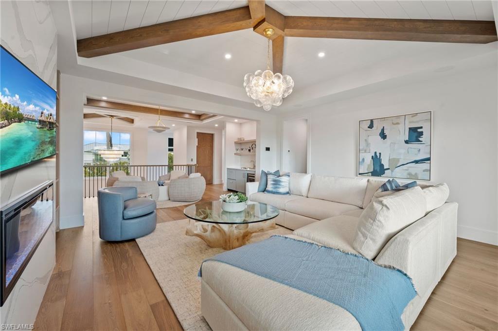 MOORINGS - Residential