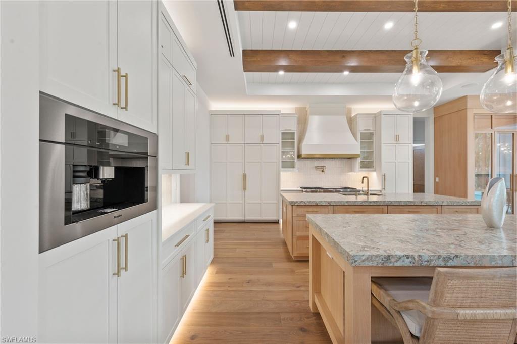 MOORINGS - Residential