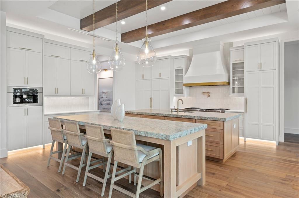 MOORINGS - Residential