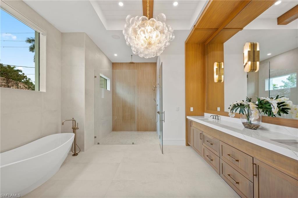 MOORINGS - Residential