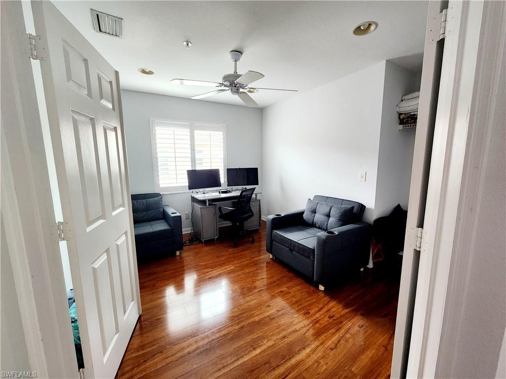 HUNTINGTON LAKES - Residential Lease