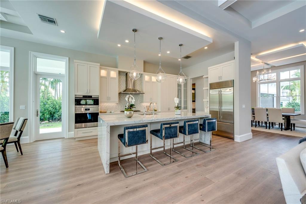 MOORINGS - Residential