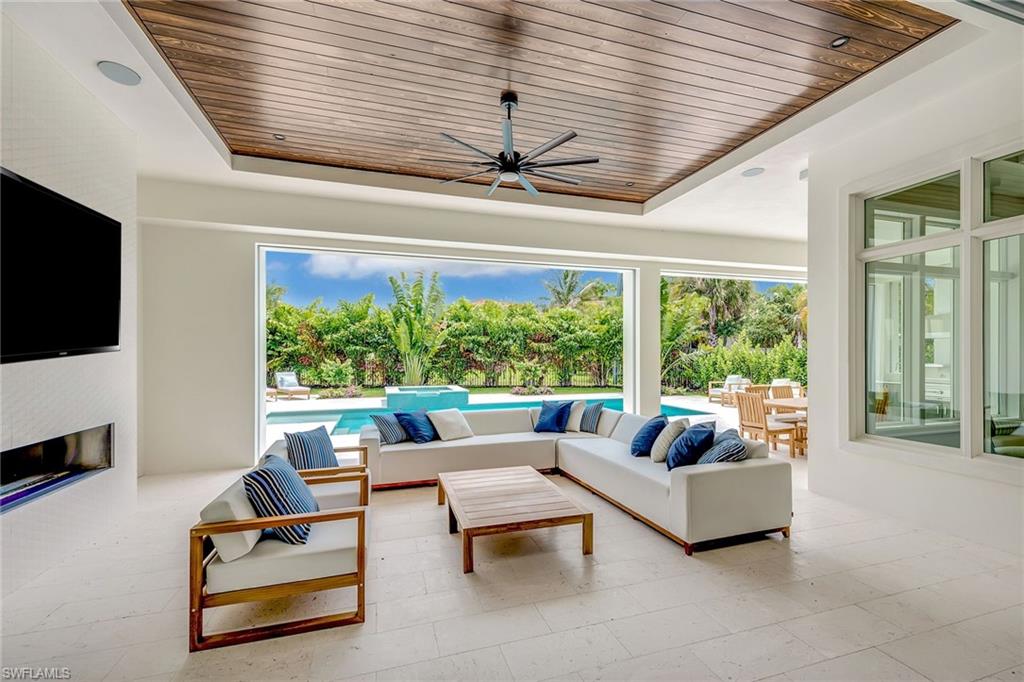 MOORINGS - Residential