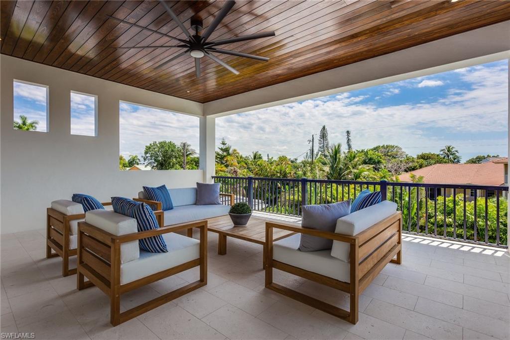 MOORINGS - Residential