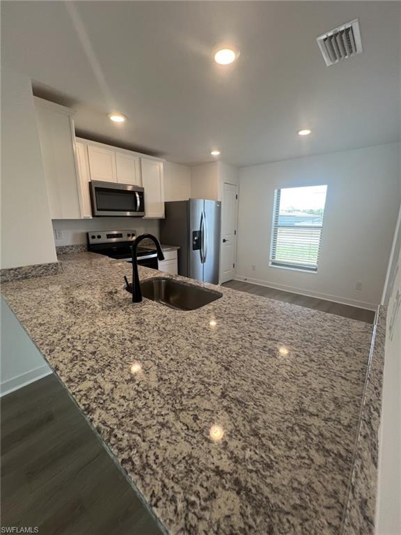 MIRROR LAKES - Residential