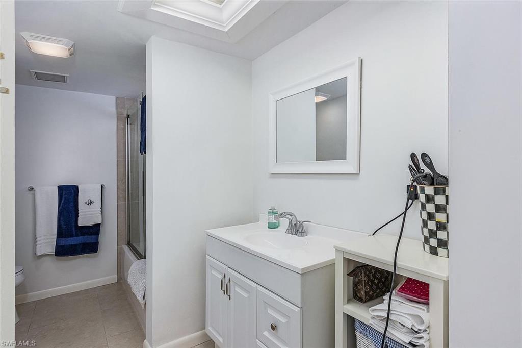 MOORINGS - Residential