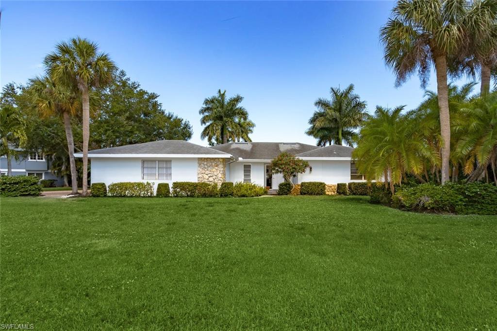 MOORINGS - Residential