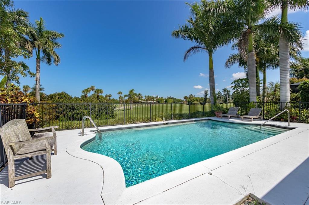 MOORINGS - Residential