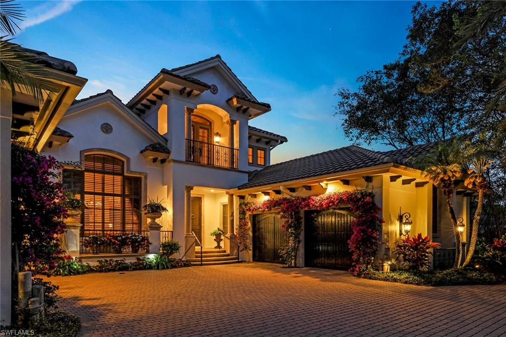 MOORINGS - Residential