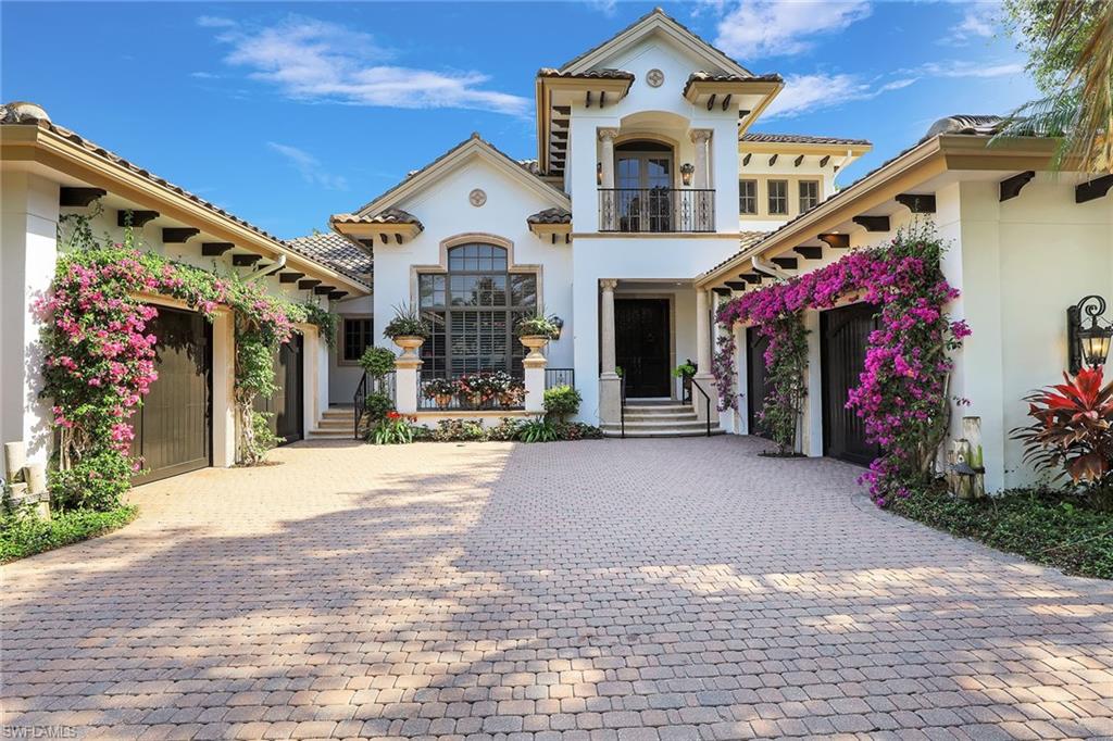 MOORINGS - Residential