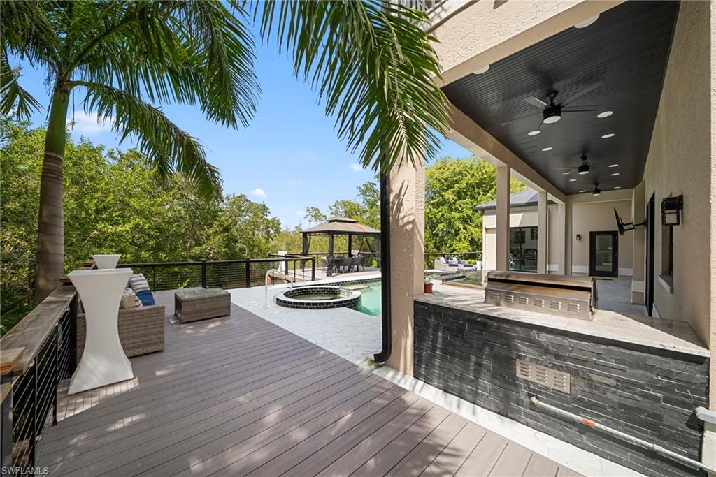 ST. CHARLES HARBOUR - Residential