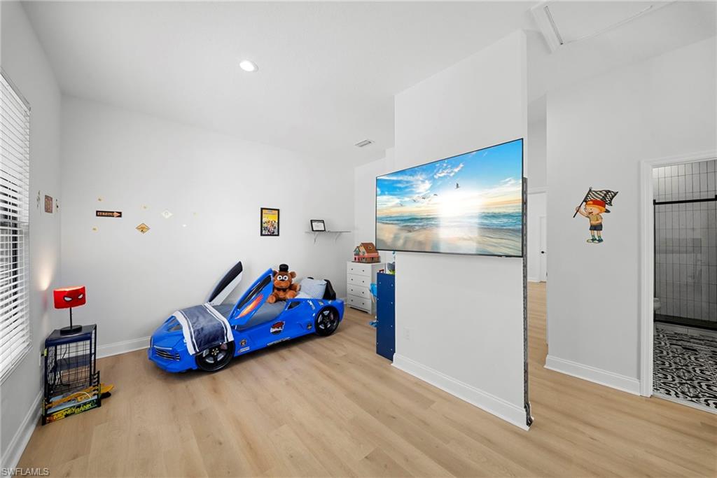 ST. CHARLES HARBOUR - Residential