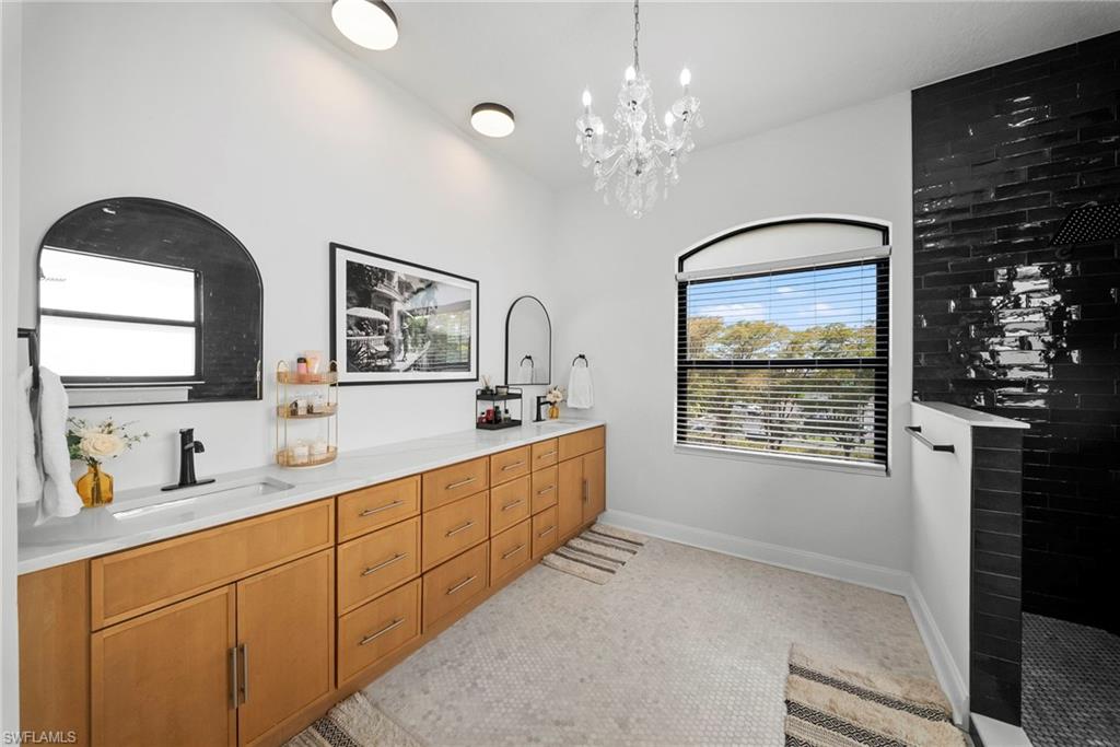 ST. CHARLES HARBOUR - Residential