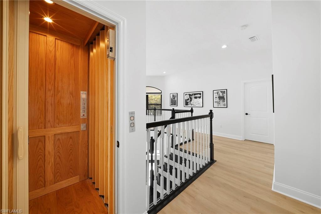 ST. CHARLES HARBOUR - Residential