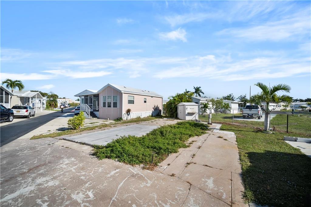 THUNDERBIRD MOBILE HOMES - Land