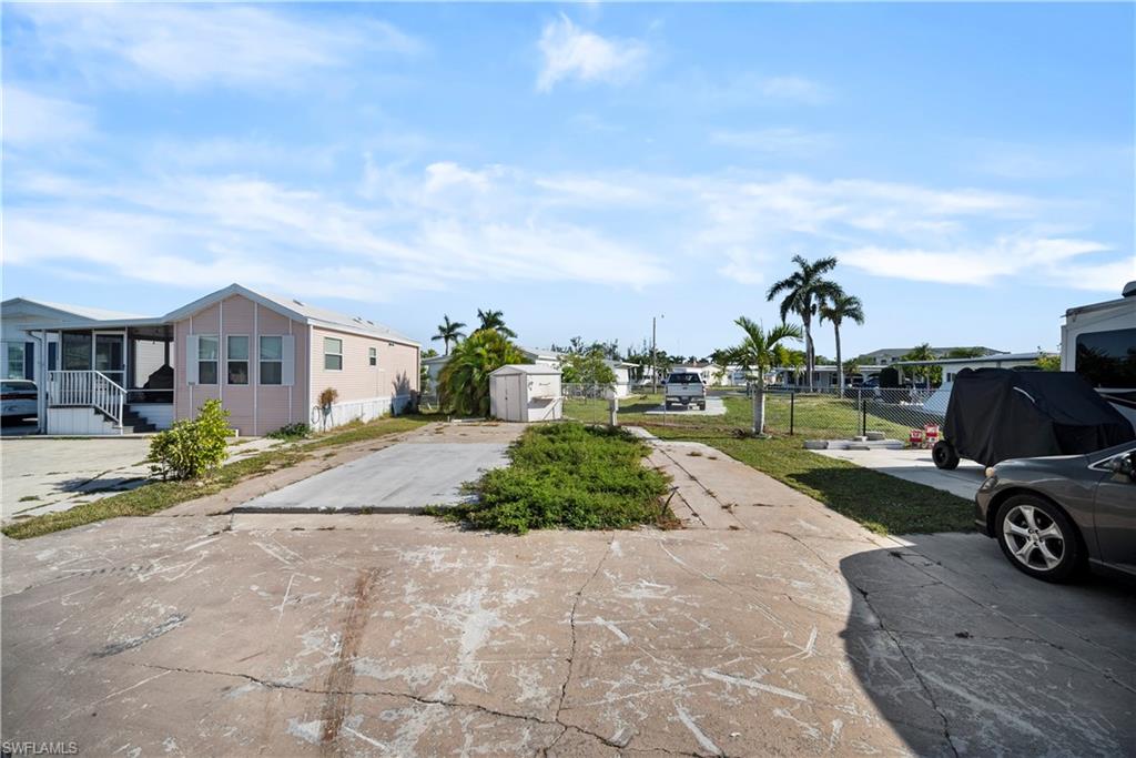 THUNDERBIRD MOBILE HOMES - Land