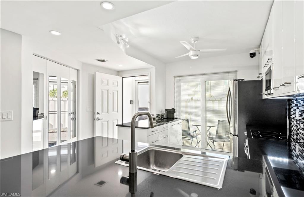 BOARDWALK CAPER - Residential