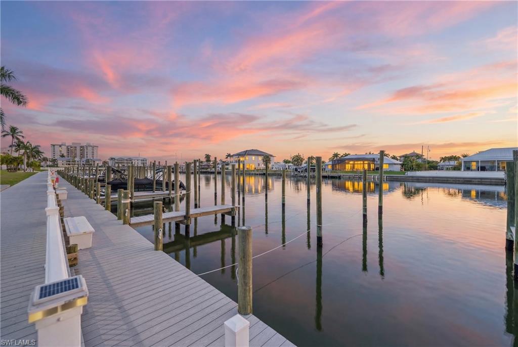 BOARDWALK CAPER - Residential