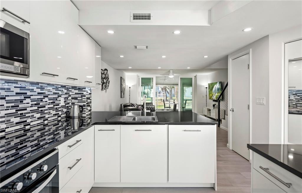 BOARDWALK CAPER - Residential