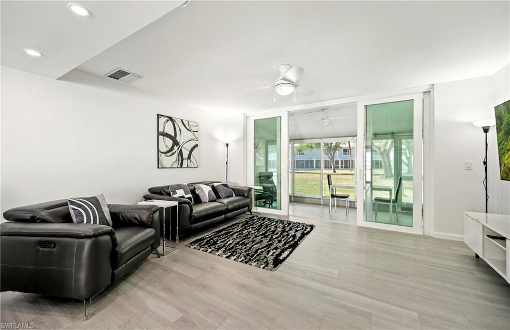 BOARDWALK CAPER - Residential