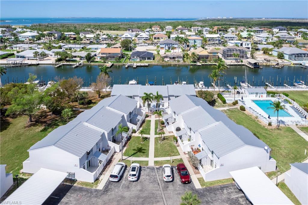 BOARDWALK CAPER - Residential