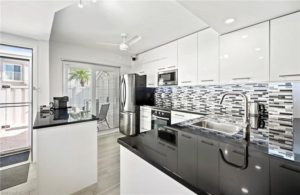 BOARDWALK CAPER - Residential