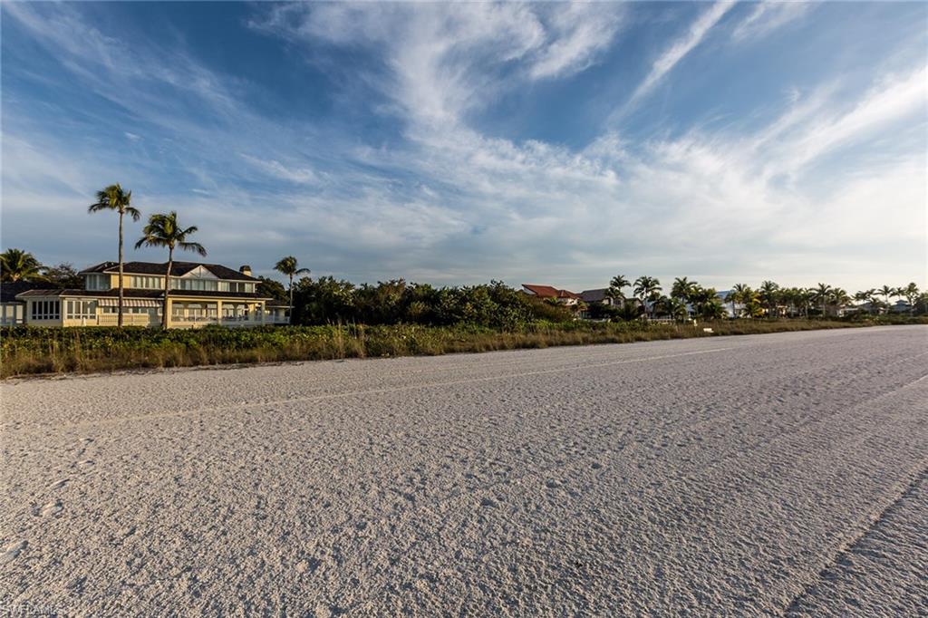 HIDEAWAY BEACH - Land