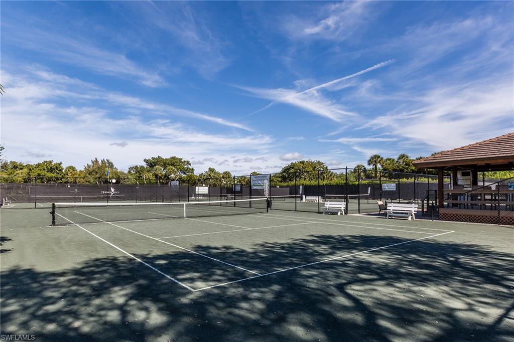 HIDEAWAY BEACH - Land