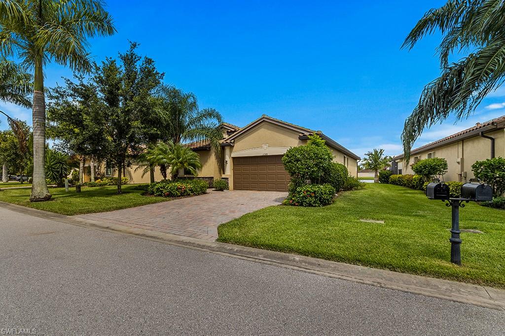 REFLECTION ISLES - Residential