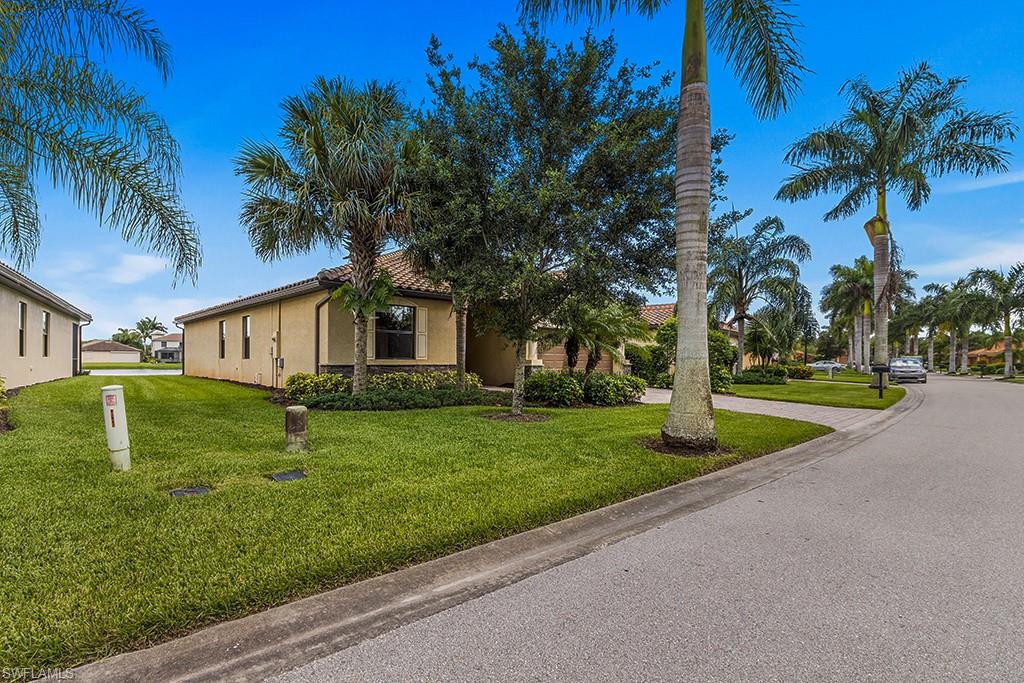 REFLECTION ISLES - Residential