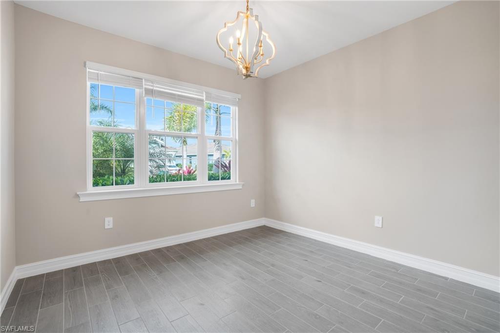 HALFMOON POINT - Residential